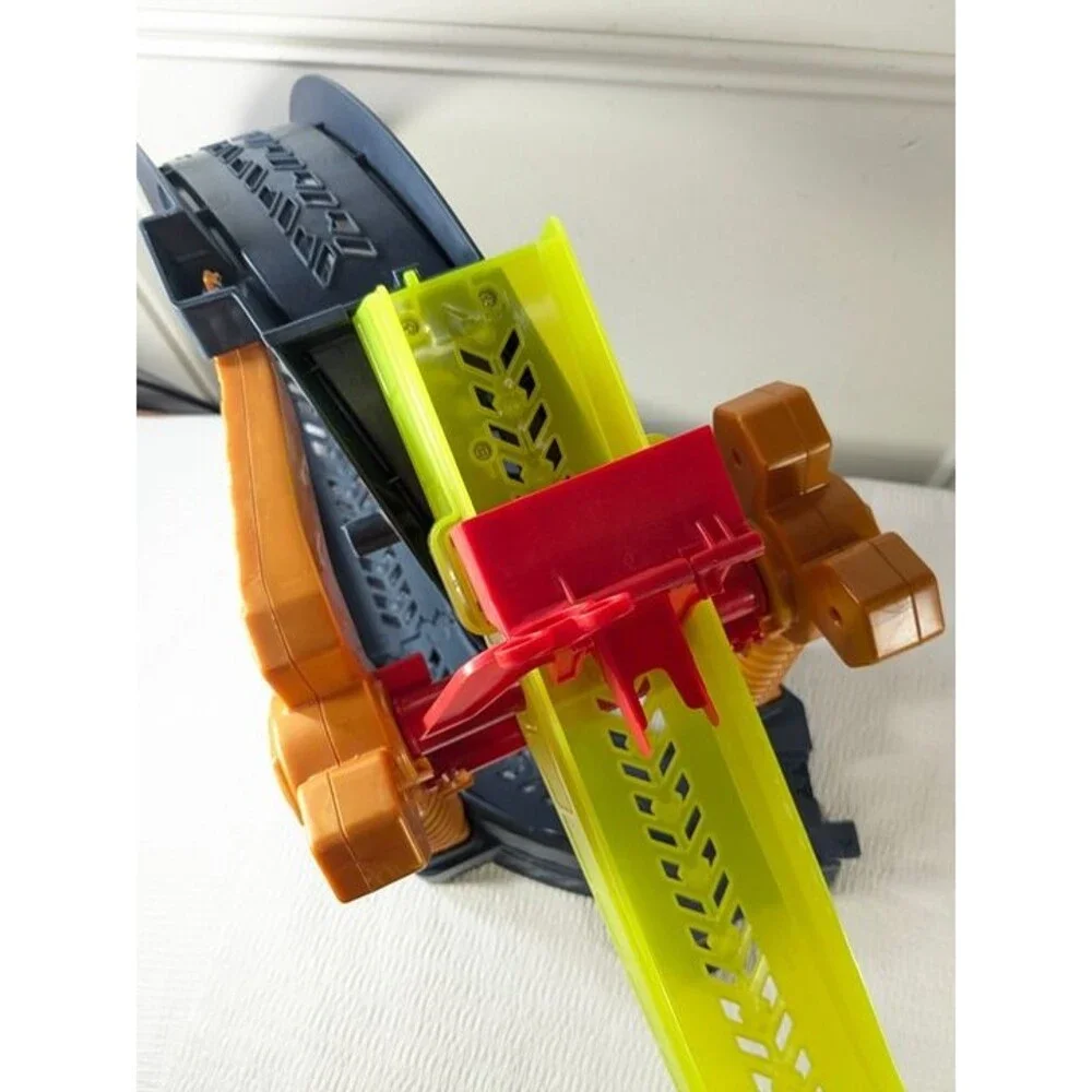 Disney Mickey Mouse Roadster Racers Super Charged Race Track Drop & Loop READ